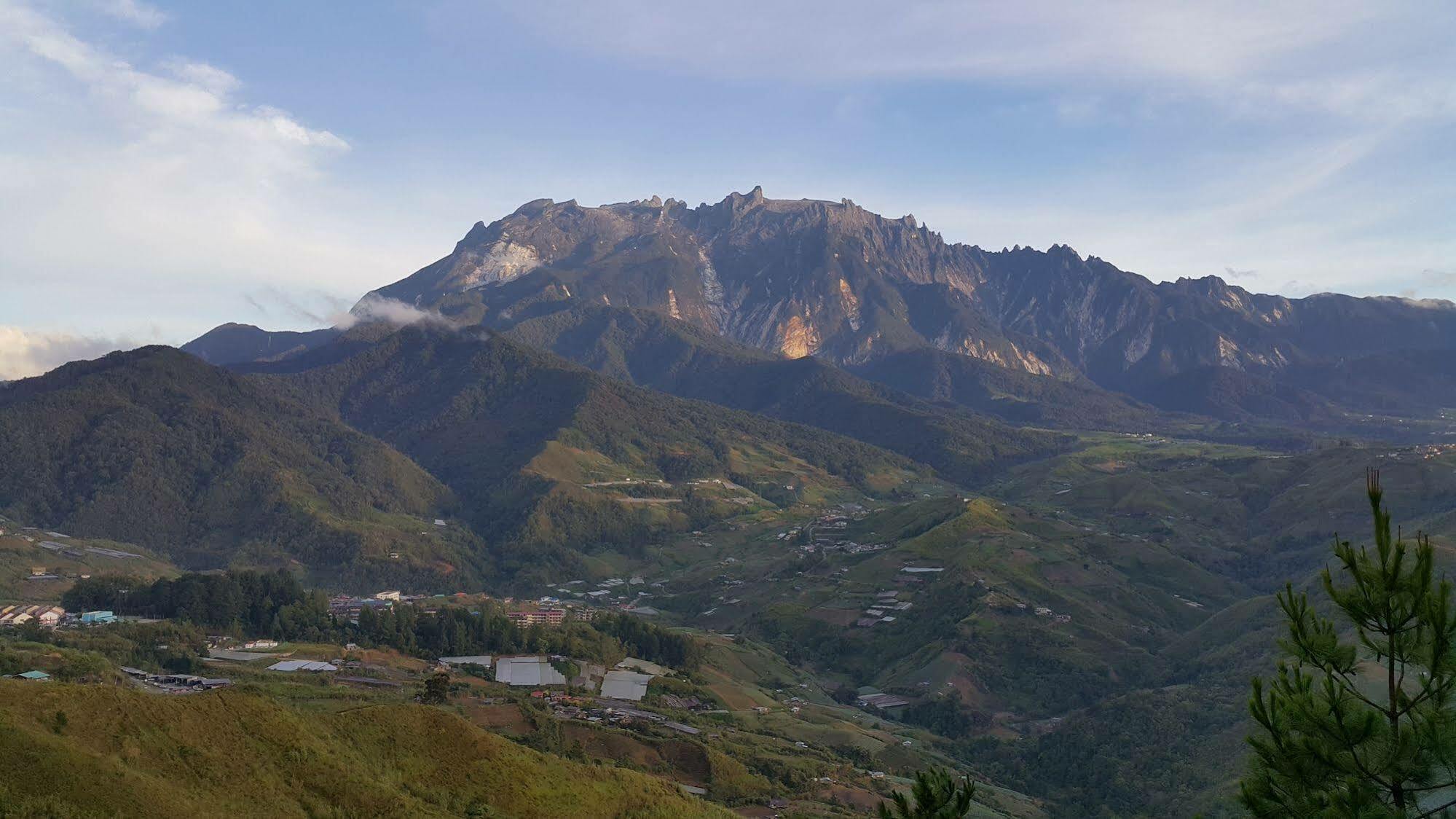 Crystal Hill R Hotel Kundasang Exterior photo