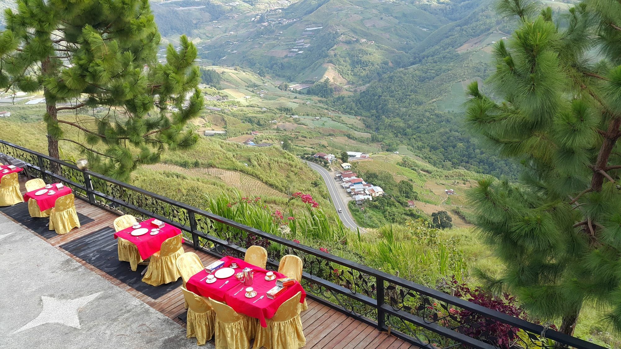 Crystal Hill R Hotel Kundasang Exterior photo